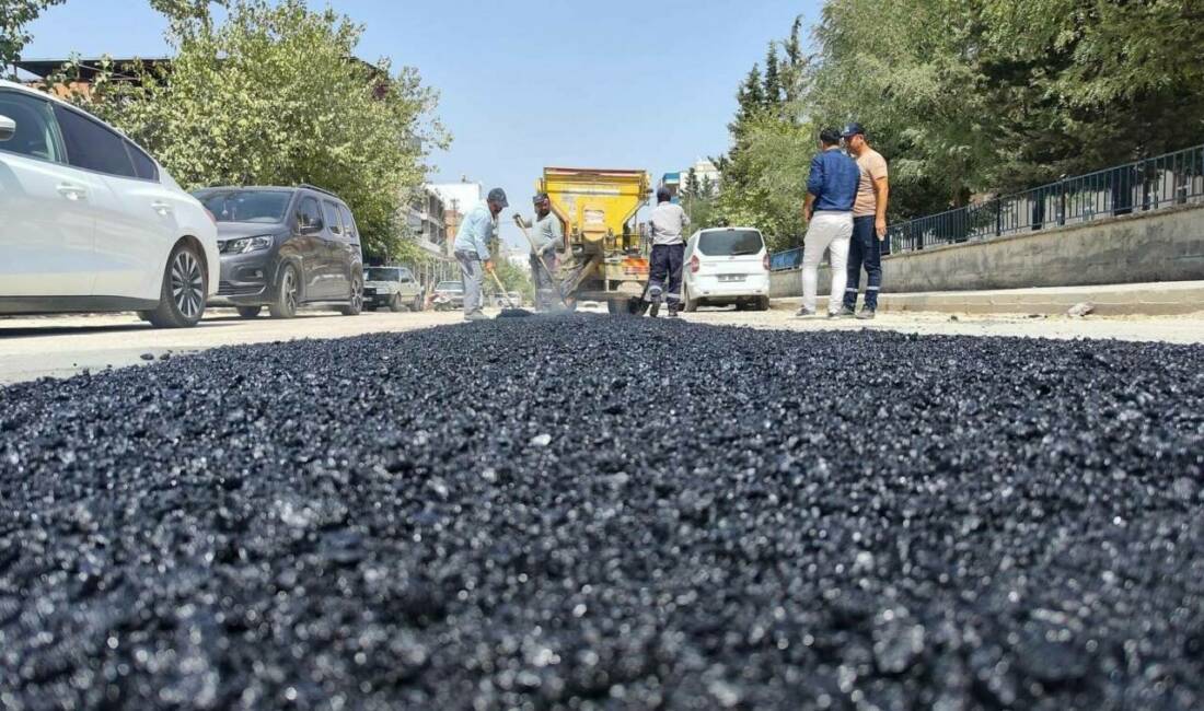 Zarar gören Kavi Caddesi onarılıyor Adıyaman'ın Siteler Mahallesi'nde altyapı çalışmaları sırasında zarar gören Kavi Caddesi,