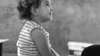 Diyarbakır’ın Bismil ilçesinde kamyonetin altında kalan 2 yaşındaki çocuk hayatını