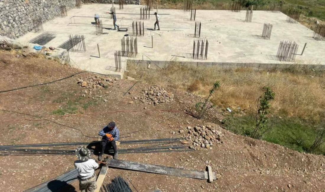 Başaran köyünde 3 yıl önce temeli atılan cami, maddi sıkıntılar