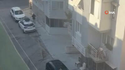 İzmir’in Balçova ilçesinde bir polis karakoluna düzenlenen silahlı saldırıda 2