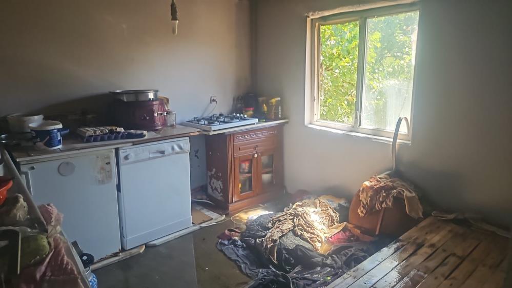 Gölbaşı ilçesinde meydana gelen mutfak tüpü yangınında gazdan etkilenen bir