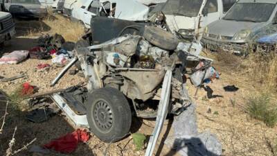 Adıyaman’da yolcu otobüsü ile otomobilin çarpışması sonucu meydana gelen feci