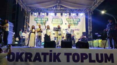 Şanlıurfa'da 1 Eylül Dünya Barış Günü kapsamında yapılan mitingde PKK