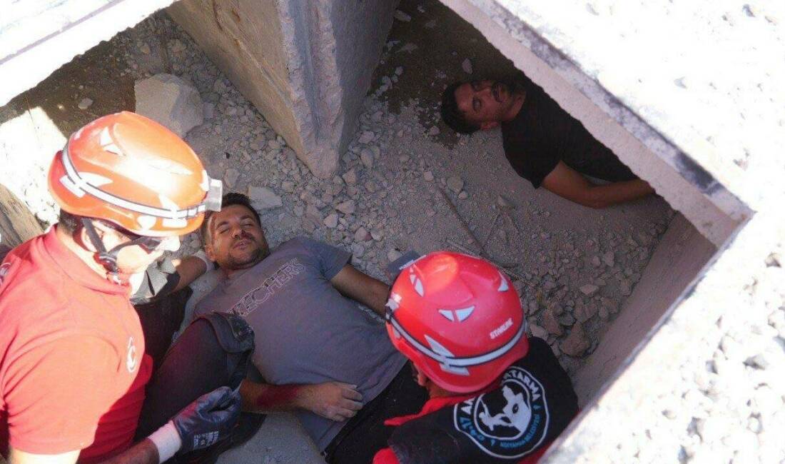 Adıyaman Belediyesi, çeşitli kurumlarla düzenlediği geniş kapsamlı deprem tatbikatında gerçeği