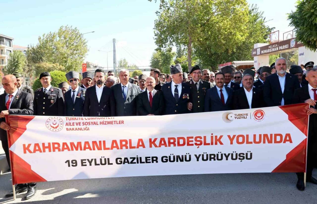 Adıyaman'da, 19 Eylül Gaziler Günü çeşitli etkinliklerle kutlandı. Törenlerde, Mimar
