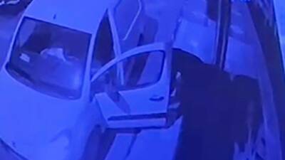 Adıyaman'da bir iş yerinin molotof ile kundaklanma anlarına ait güvenlik