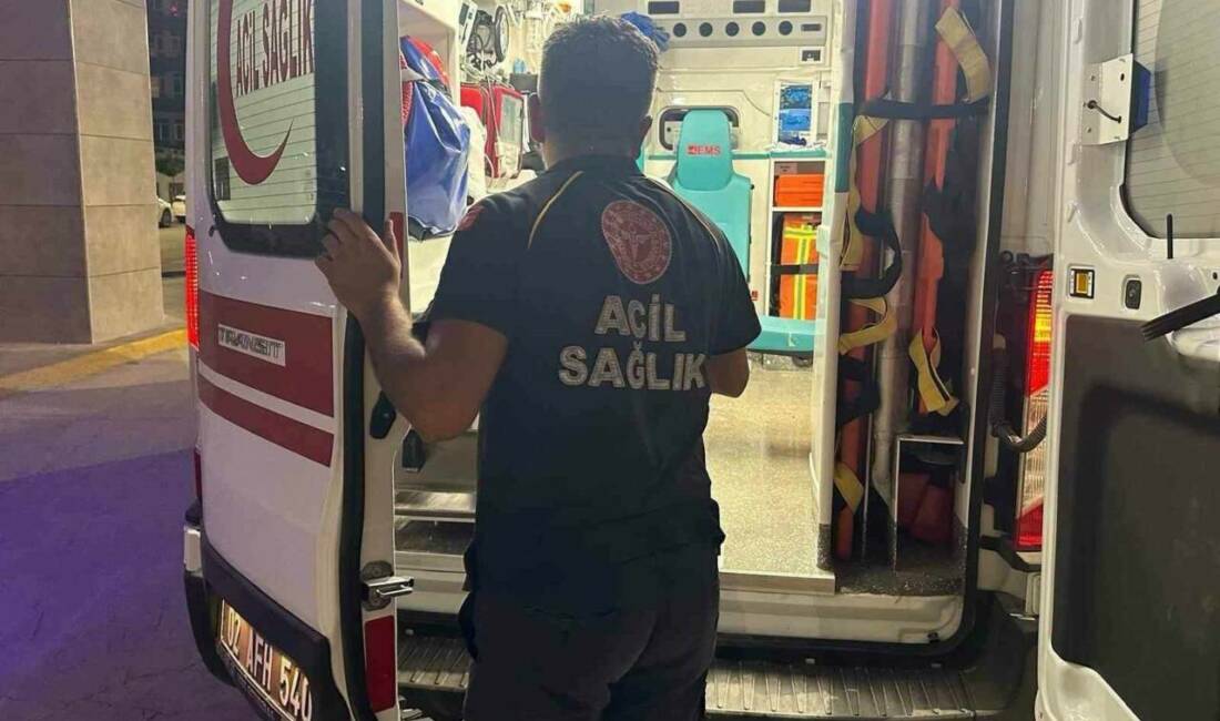 Adıyaman'da meydana gelen kazada motosiklet devrilerek 2 kişi yaralandı. Kazada
