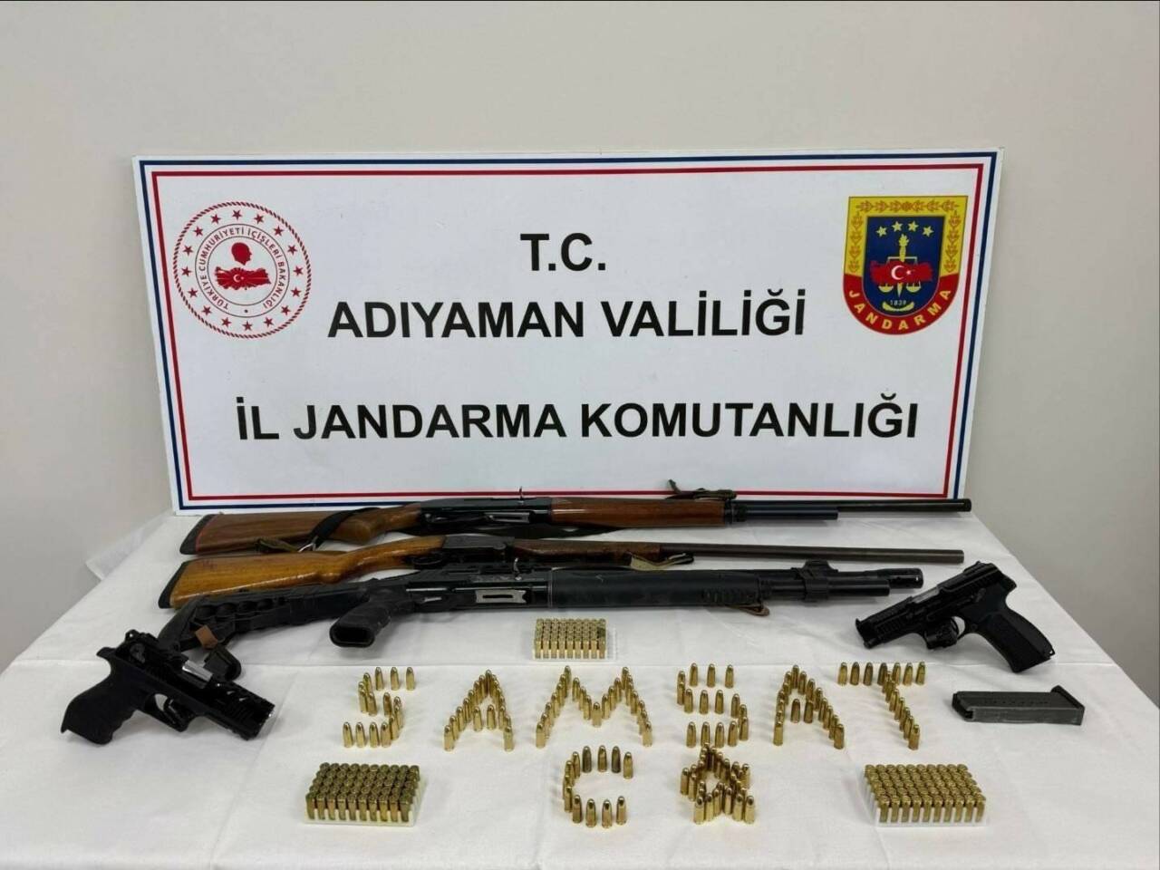 Adıyaman İl Jandarma Komutanlığı, silah kaçakçılığına yönelik operasyon kapsamında bir