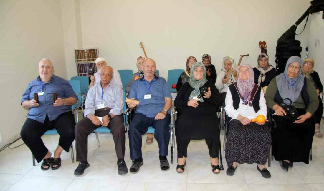 Gaziantep Büyükşehir Belediyesi'ne ait Moral Evi'nde alzaymır ve demans hastalarına