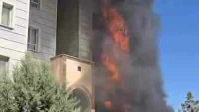 Şanlıurfa’nın Viranşehir ilçesinde bulunan 7 katlı bir apartmanın giriş katında