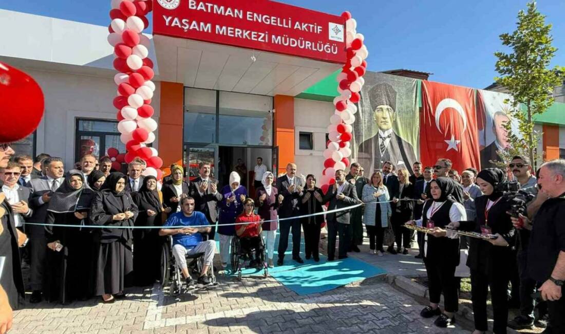 Aile ve Sosyal Hizmetler Bakanı Mahinur Özdemir Göktaş, Batman'ın Çamlıtepe