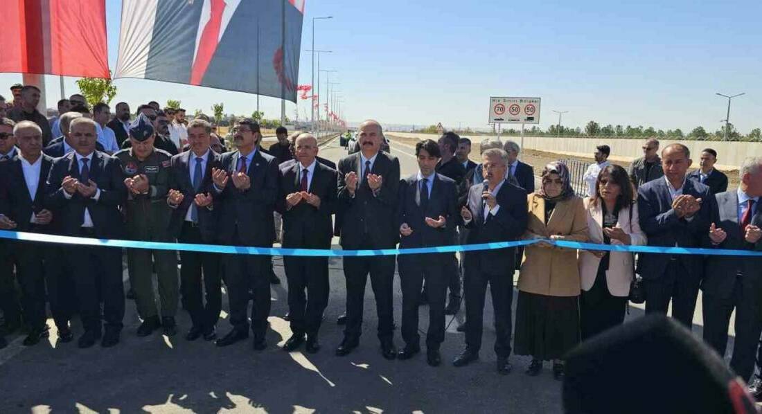 Hazine ve Maliye Bakanı Mehmet Şimşek, Batman'da şehir trafiğini rahatlatmak
