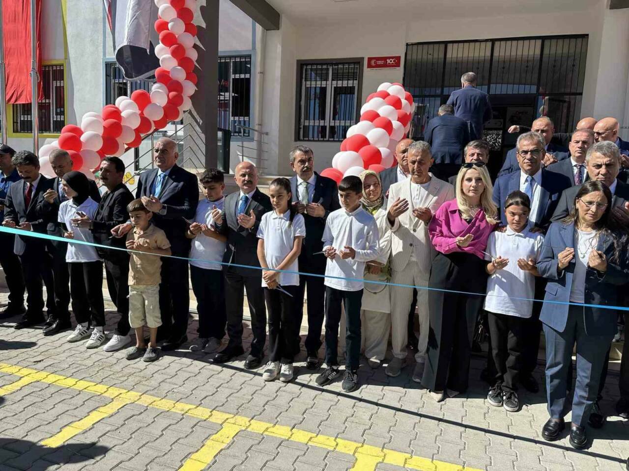 Milli Eğitim Bakanı Yusuf Tekin, Adıyaman'da 16 derslikli okulun açılışını