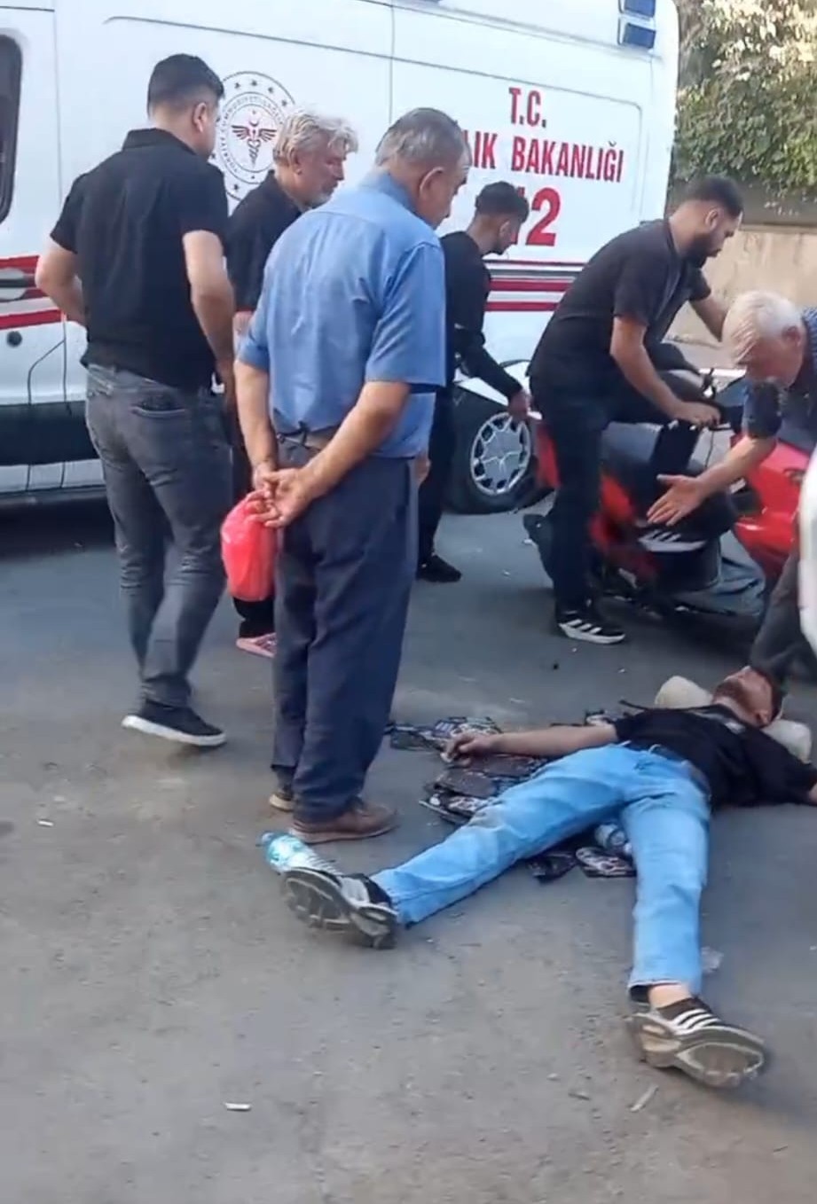 Batman’da hafif ticari araç ile motosikletin çarpışması sonucu meydana gelen