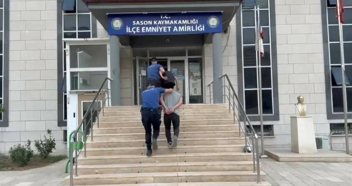 Batman'ın Sason ilçesinde bir manavı soyarak kasadan 4 bin lira