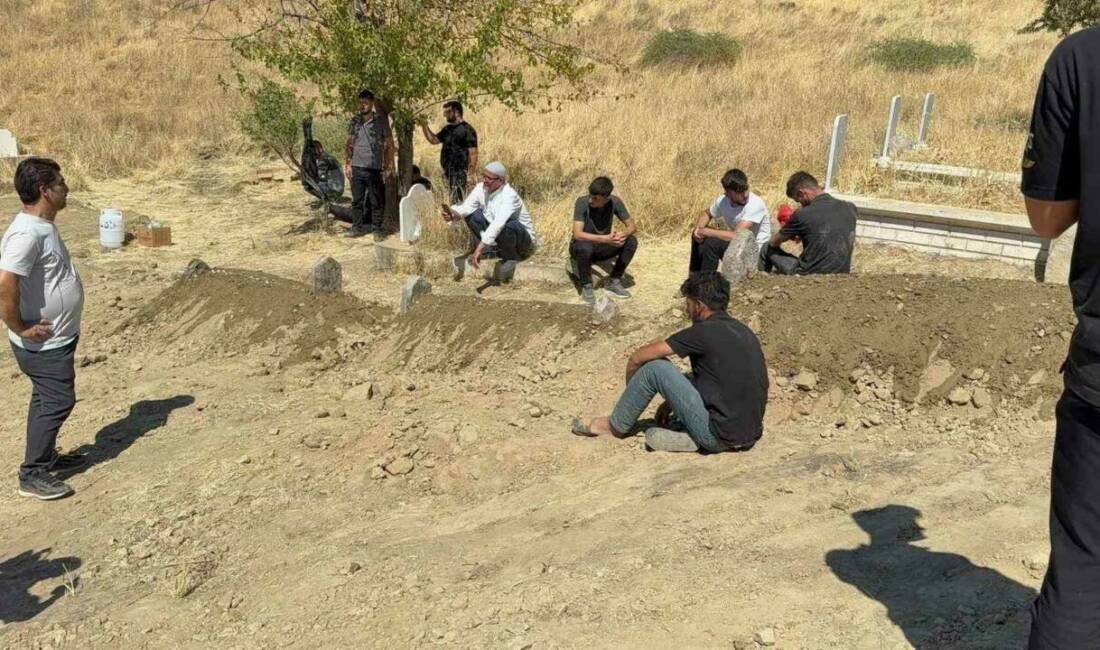 Beşiri ilçesinde meydana gelen silahlı saldırıda baba ve 2 çocuğu