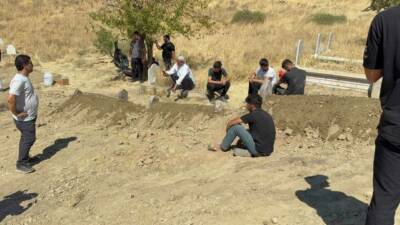 Beşiri ilçesinde meydana gelen silahlı saldırıda baba ve 2 çocuğu