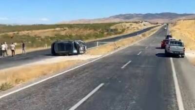 Beşiri ilçesine bağlı Şenköy Çakıllı köyü mevkiinde sürücüsünün direksiyon hakimiyetini