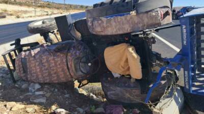 Kilis-Hatay kara yolunun 10. kilometresinde meydana gelen trafik kazasında beton