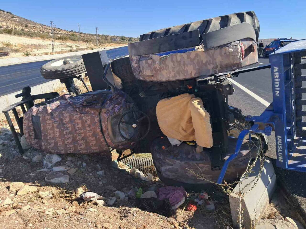 Kilis-Hatay kara yolunun 10. kilometresinde meydana gelen trafik kazasında beton