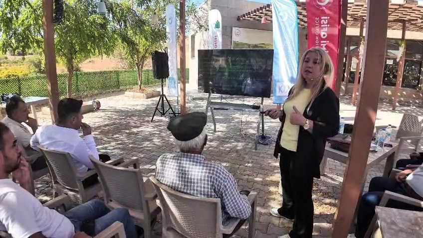Adıyaman Üniversitesi, Besni ilçesine bağlı Atmalı Köyü'nde üreticilerle bir araya