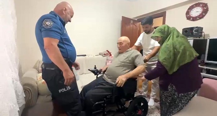 Polis memuru Mustafa Şahin, Türkiye'nin dört bir yanındaki ihtiyaç sahibi
