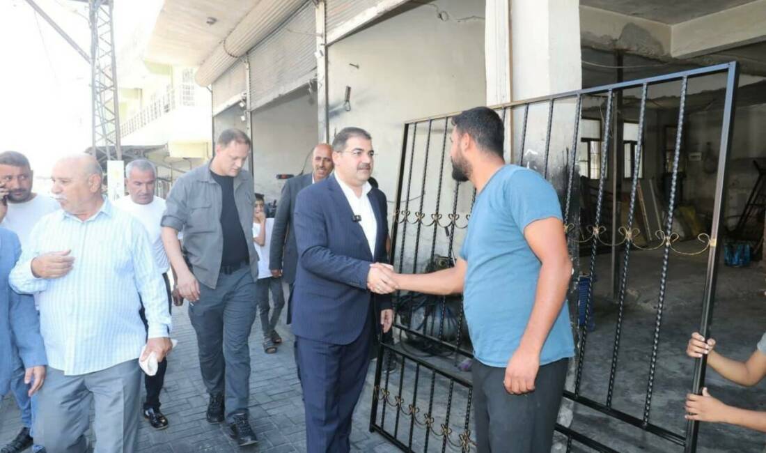 Haliliye Belediye Başkanı Mehmet Canpolat, Sancaktar Mahallesi'nde mahalle gezisi düzenleyerek