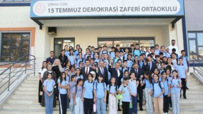 Cizre ilçesinde Şırnak Valisi Birol Ekici ve Cizre Kaymakamı Ahmet