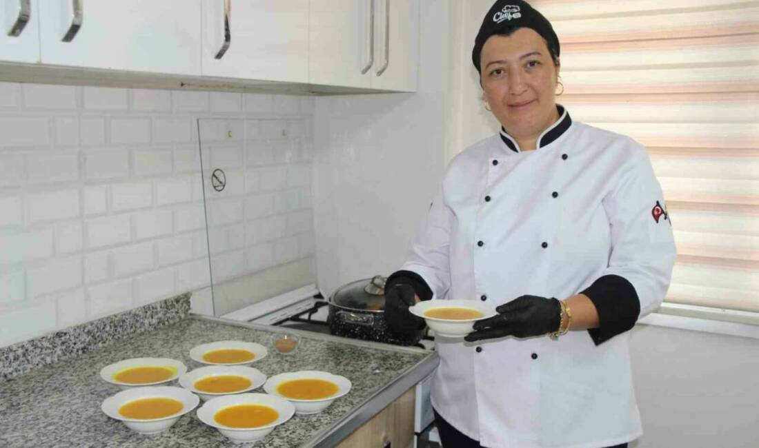 Cizre'de bulunan Aile Destek Merkezi (ADEM), geleneksel Bırınczer tatlısının yapılışını