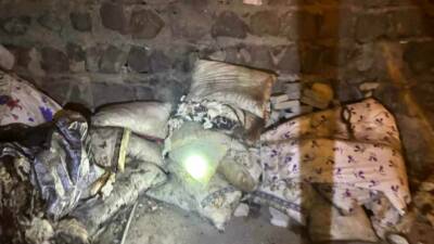 Şırnak'ın Cizre ilçesinde, Fatih Mahallesi'nde bulunan bir evde çıkan yangın