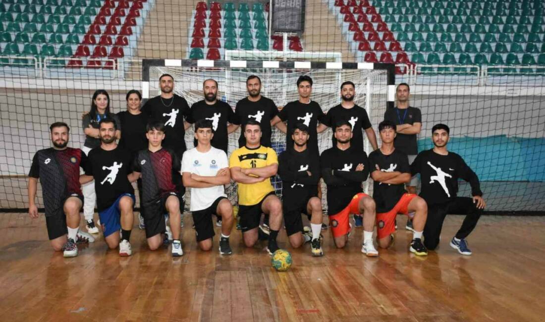 Diyarbakır Büyükşehir Belediyespor erkek hentbol takımı, geçen sezon namağlup şampiyon