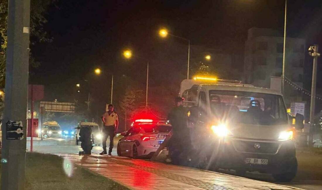 Direğe çarpan motosikletin sürücüsü ağır yaralandı Adıyaman'da bir motosikletin kontrolden çıkarak direğe çarpması sonucu sürücü ağır