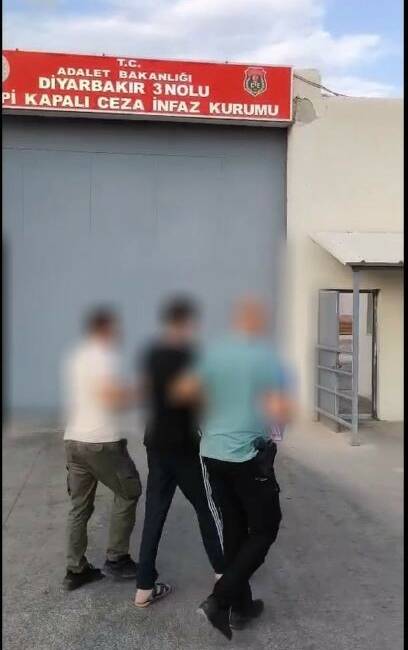 Ergani ilçesinde aranan ve 28 yıl kesinleşmiş hapis cezası bulunan