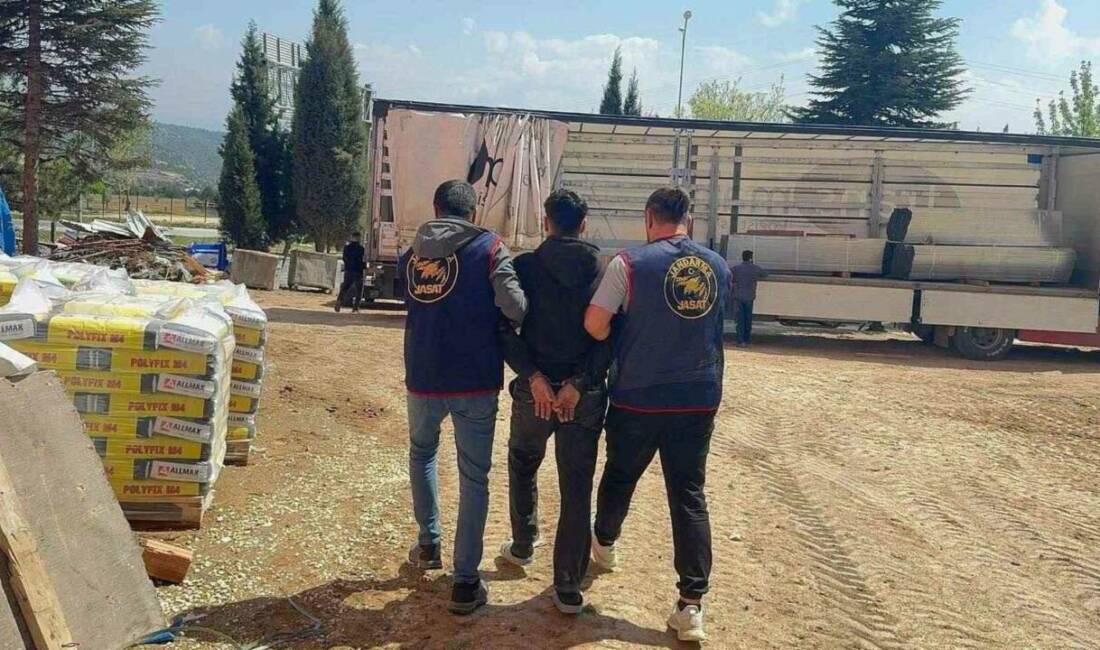 Diyarbakır'da jandarma ekiplerince düzenlenen operasyonlarda, suçlardan aranan 47 kişi yakalandı.