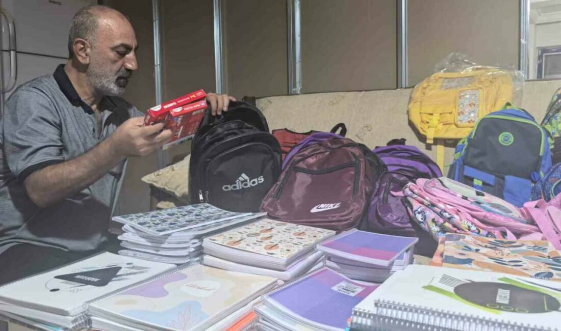 Diyarbakır'ın Bağlar ilçesindeki Fatih Mahallesi muhtarı Hikmet Demir, hayırseverlerin destekleriyle
