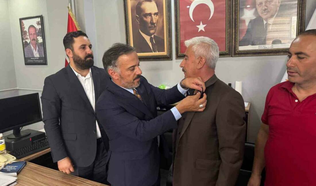 Diyarbakır'ın İYİ Parti Eğil ilçe başkanı ve yönetimi, istifa ederek