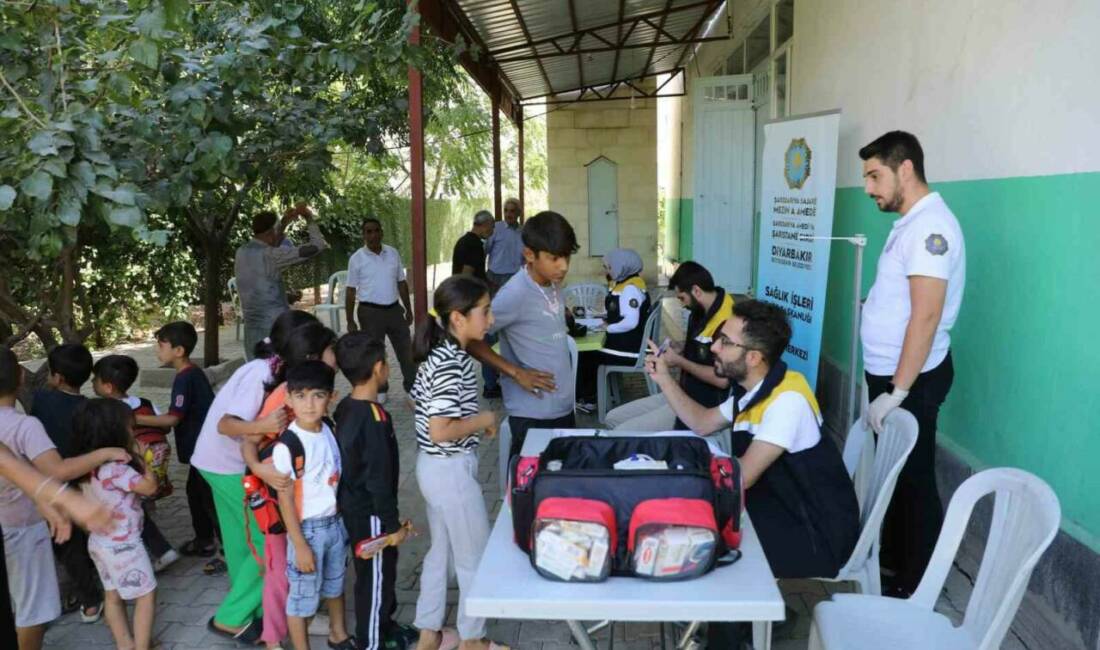 Diyarbakır Büyükşehir Belediyesi'nin Yenişehir ilçesine bağlı Çelikevler Mahallesi'nde düzenlediği sağlık