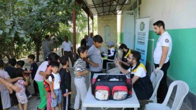 Diyarbakır Büyükşehir Belediyesi'nin Yenişehir ilçesine bağlı Çelikevler Mahallesi'nde düzenlediği sağlık