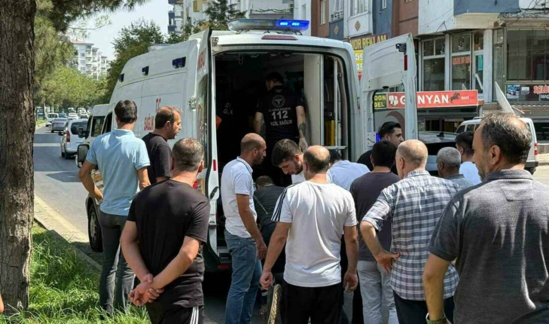 Diyarbakır'ın Bağlar ilçesinde bir yaya, Turgut Özal Bulvarı'nda minibüs çarpması