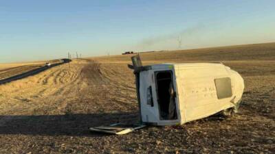 Diyarbakır’ın Sur ilçesinde öğrenci servisi ile otomobilin çarpışması sonucu meydana