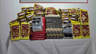 Şanlıurfa'nın Eyyübiye ilçesinde jandarma tarafından gerçekleştirilen operasyonda kaçak sigara, kaçak