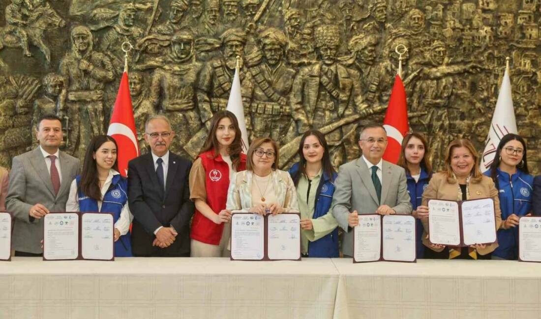 Gaziantep Büyükşehir Belediyesi, gençlerin sosyal, kültürel, sportif ve akademik gelişimlerini