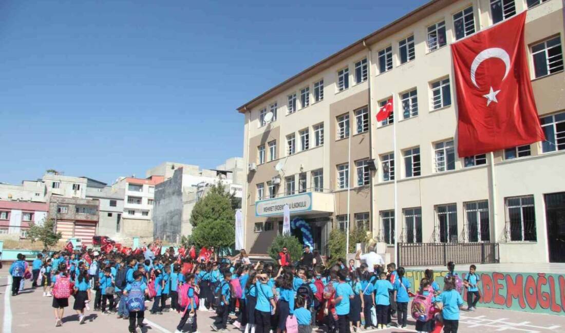 Gaziantep'te 705 bin öğrenci yeni eğitim öğretim yılına başladı. Vali