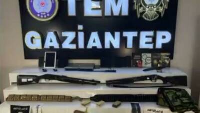 Gaziantep'te terör örgütlerinin propagandasını yapmak ve üye olmak suçlamasıyla gözaltına