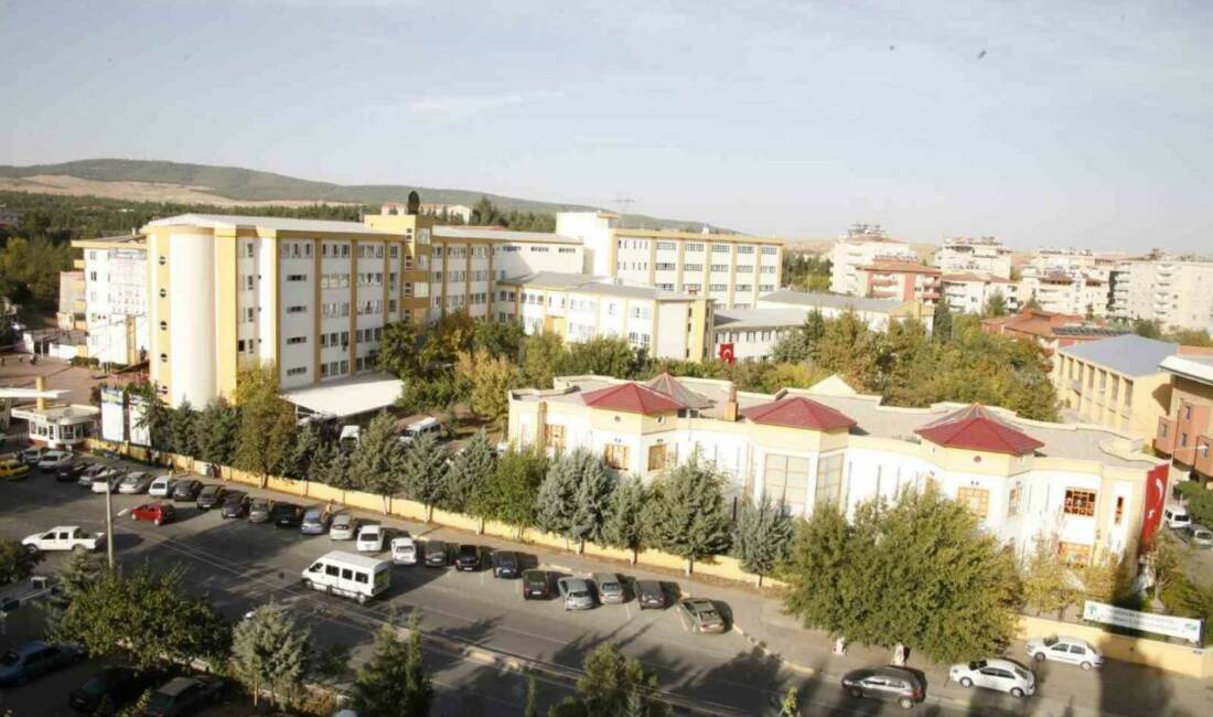 GKV Mütevelli ve Yönetim Kurulu Başkanı Nüket Ersoy, Gaziantep Kolej