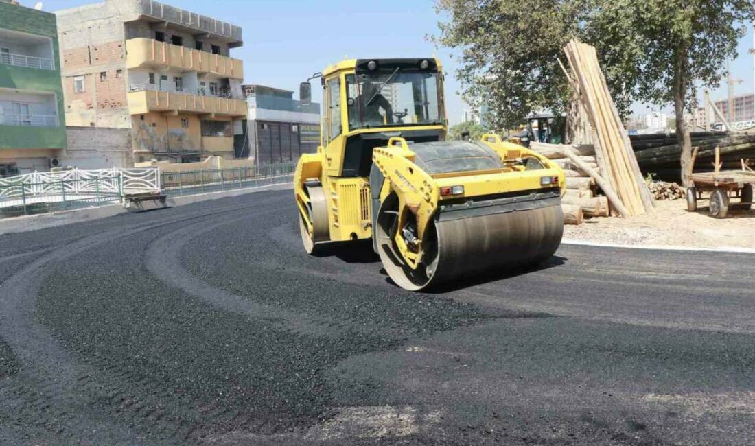 Haliliye Belediyesi, Sancaktar Mahallesi'nde bulunan Oduncular Pazarı'nda asfalt serim ve