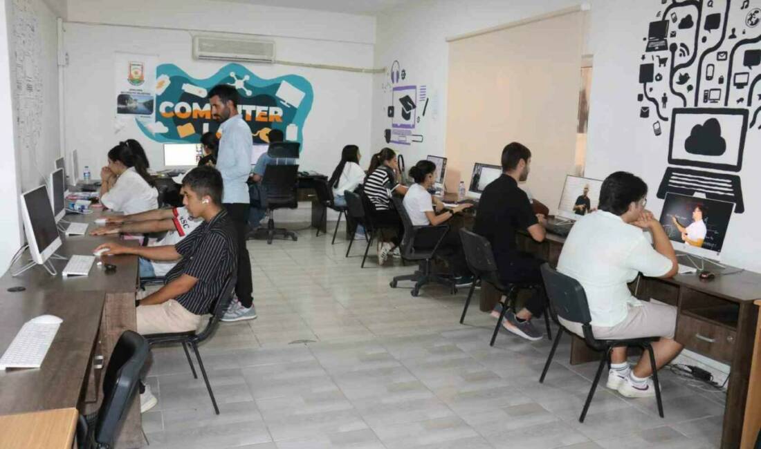 Şanlıurfa Büyükşehir Belediyesi Gençlik Merkezleri'ne katılan 40 öğrenciden 34'ü üniversiteleri