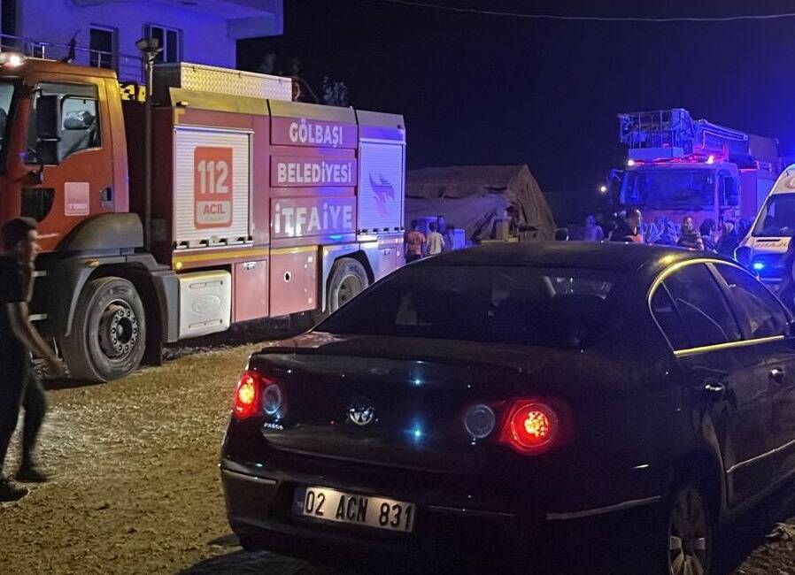 Adıyaman’ın Gölbaşı ilçesinde Sabri Yarar’a ait bir ikamette çıkan yangın