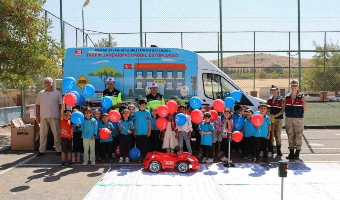 Gaziantep’te jandarma ekipleri, 170 ilkokul öğrencisine teorik ve pratik trafik