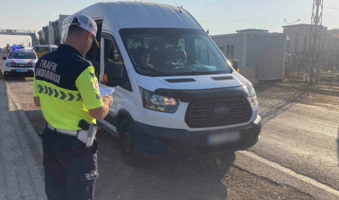 Gaziantep'te jandarma ekipleri, 534 okul önü ve çevresi ile servis